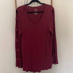 Womens Maurice’s XL open ladder cut sleeve top
